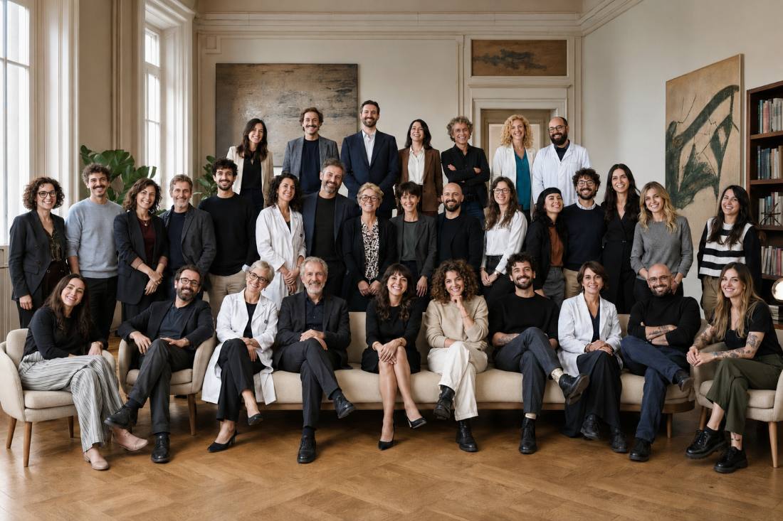L'équipe di L'Aiuto nella sede di Bologna